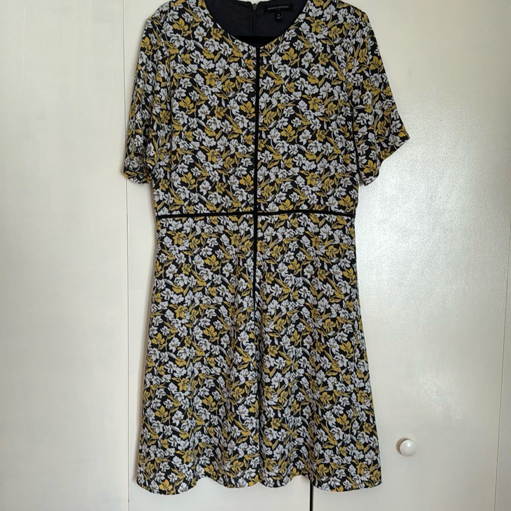 Banana Republic A-Line Short Sleeve Floral Print Dress